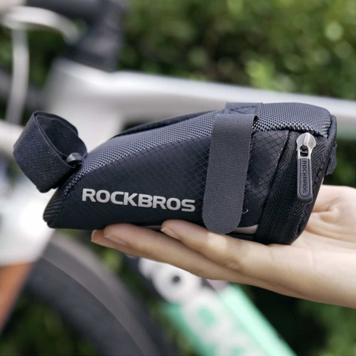 ROCKBROS Fahrradsatteltasche 1L Nylon Reflektierend mit Rücklicht-Halterung