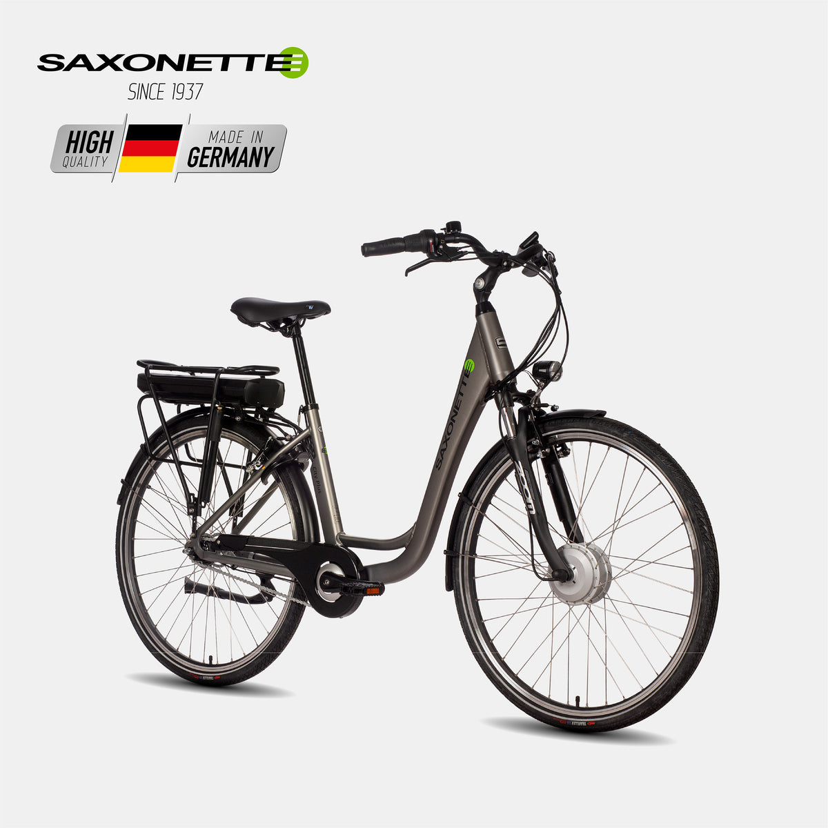Seitliche Ansicht des SAXONETTE City Plus Wave mit Frontnabenmotor, Federgabel und kompletter Stadt-Ausstattung, Made in Germany.